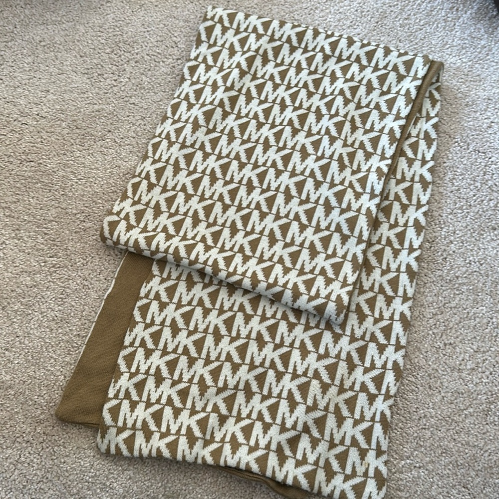 Michael Kors winter scarf